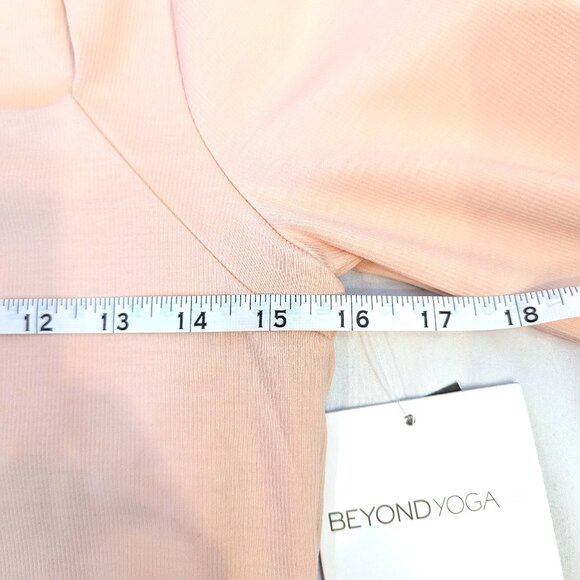 NWT Beyond Yoga | Cream Pink Heather Rib Frame Cropped Pullover Top | Medium - Picture 9 of 10